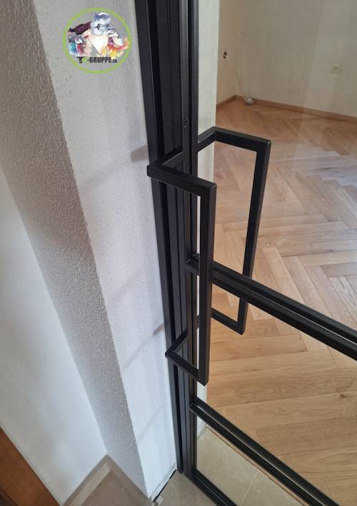 interiérové dvere s madlom, Brezno